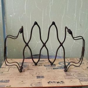 Vintage Casserole Dish Trivet Expandable Holder